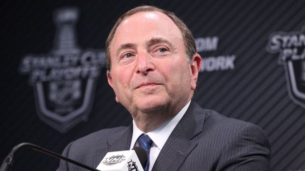 Gary-Bettman-press-conference.jpg